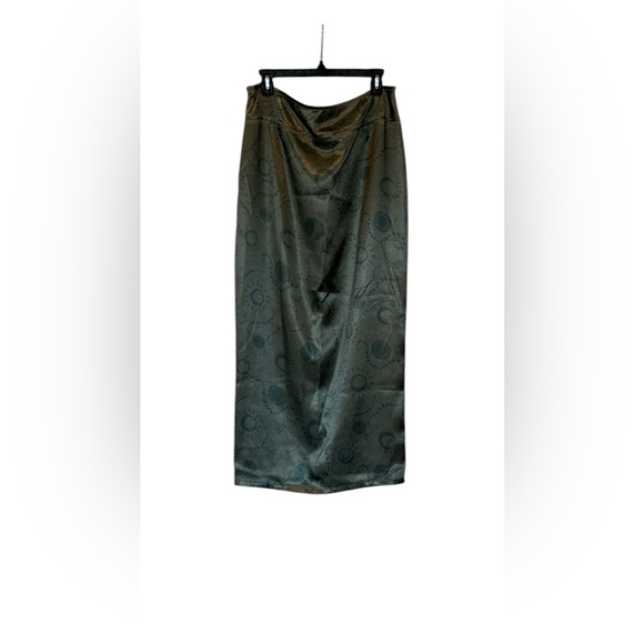 Free People Serena Slim Maxi Skirt Moon Celestial Green Olive Satin size (*8*) - Picture 7 of 11